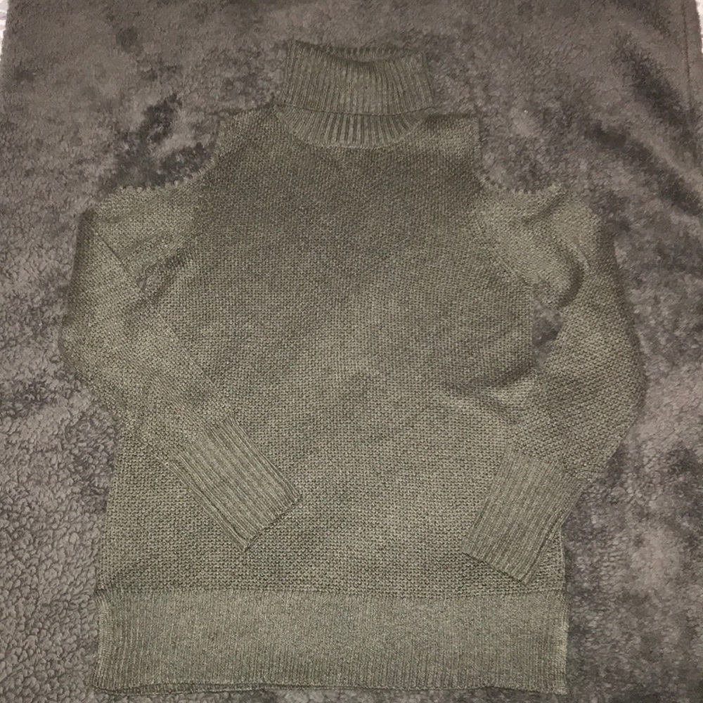 Hunter Greer turtleneck